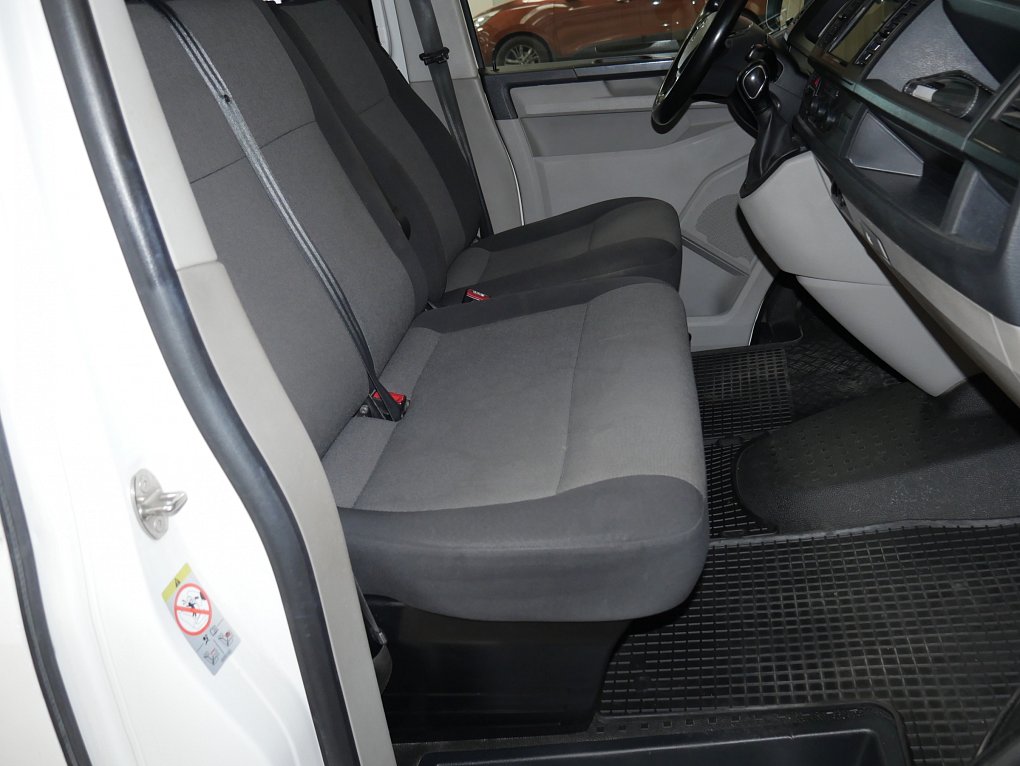 Volkswagen Transporter 2.0TDi  L2 9míst