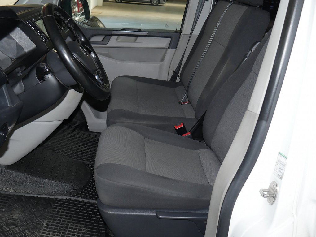 Volkswagen Transporter 2.0TDi  L2 9míst