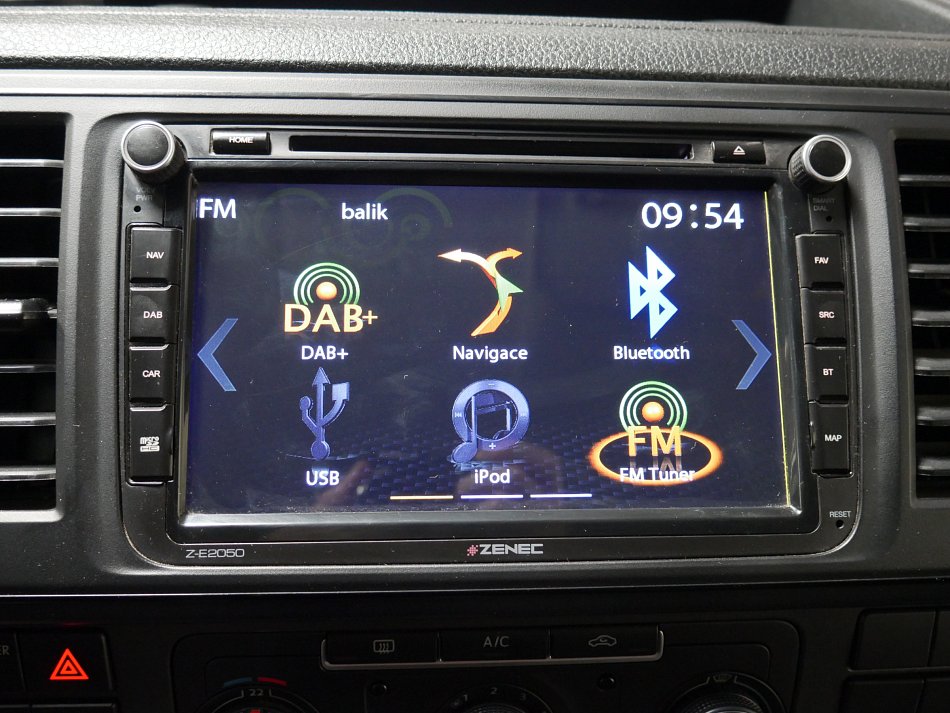 Volkswagen Transporter 2.0TDi  L2 9míst
