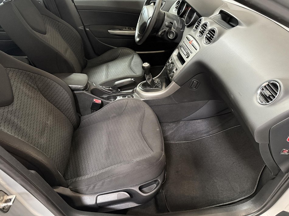 Peugeot 308 1.6 VTi 