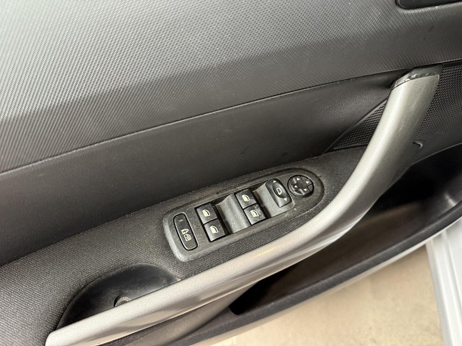Peugeot 308 1.6 VTi 