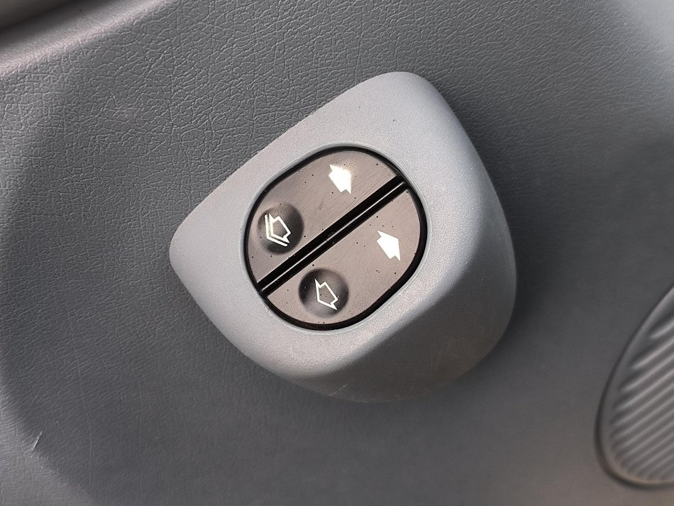 Ford Transit 2.2TDCi Trend 6míst