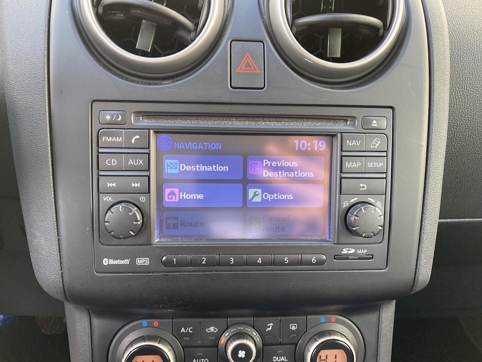 Nissan Qashqai 1.6i Connect