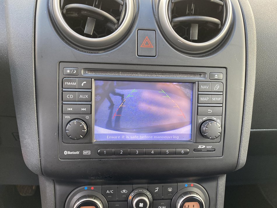 Nissan Qashqai 1.6i Connect