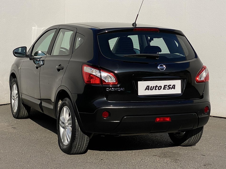 Nissan Qashqai 1.6i Connect