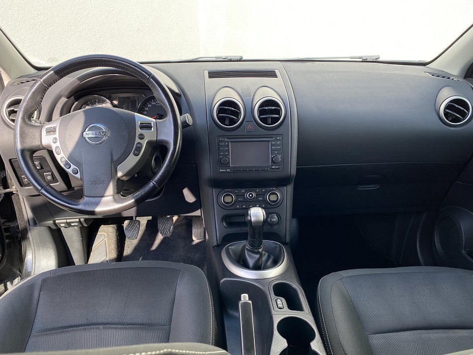 Nissan Qashqai 1.6i Connect