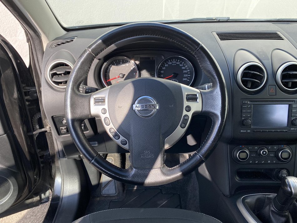 Nissan Qashqai 1.6i Connect