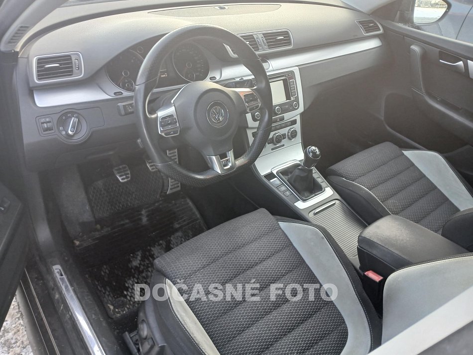 Volkswagen Passat 2.0TDi R-Line