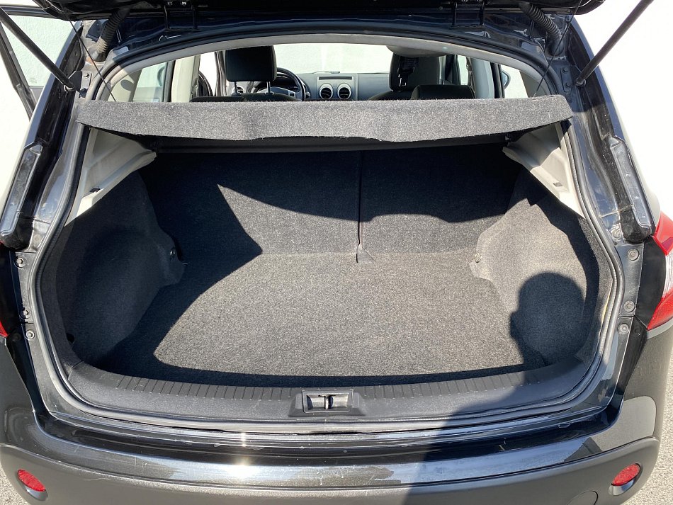 Nissan Qashqai 1.6i Connect