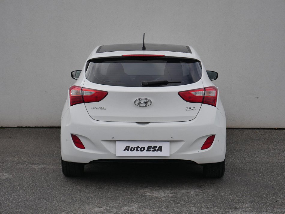 Hyundai I30 1.6 i Trikolor