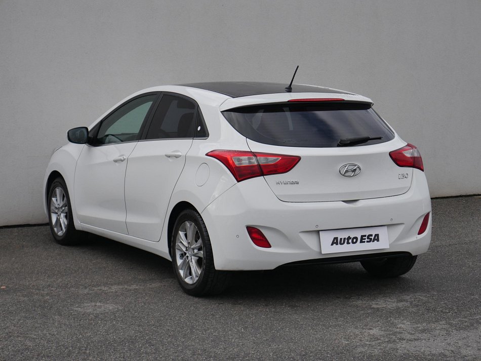 Hyundai I30 1.6 i Trikolor