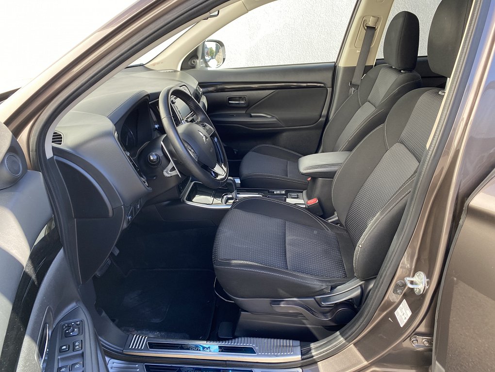 Mitsubishi Outlander 2.0MiVEC 