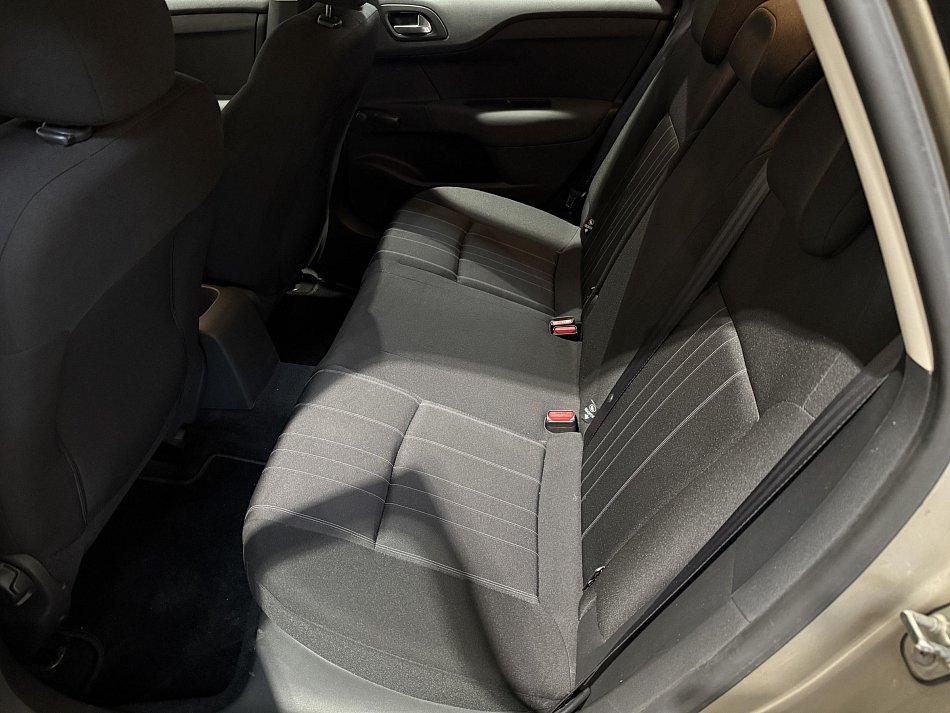 Citroën C4 1.4i 