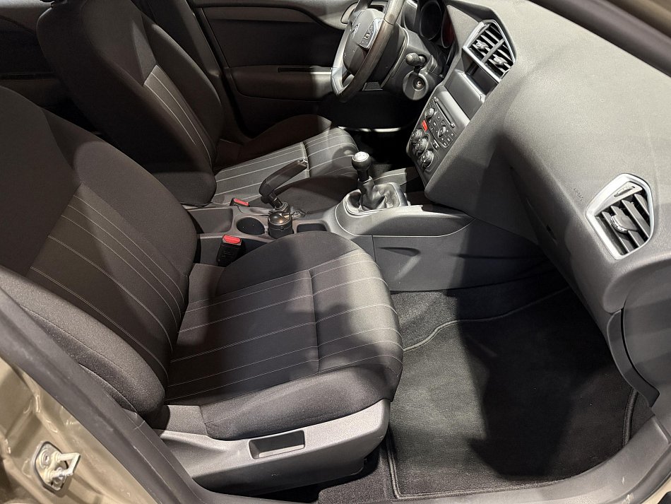 Citroën C4 1.4i 