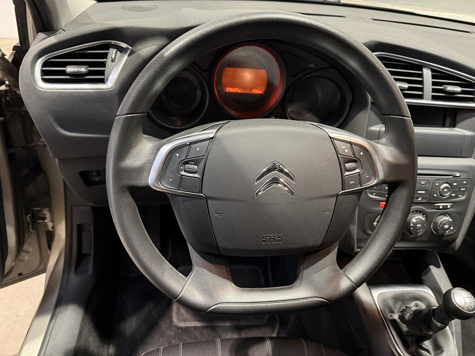 Citroën C4 1.4i 