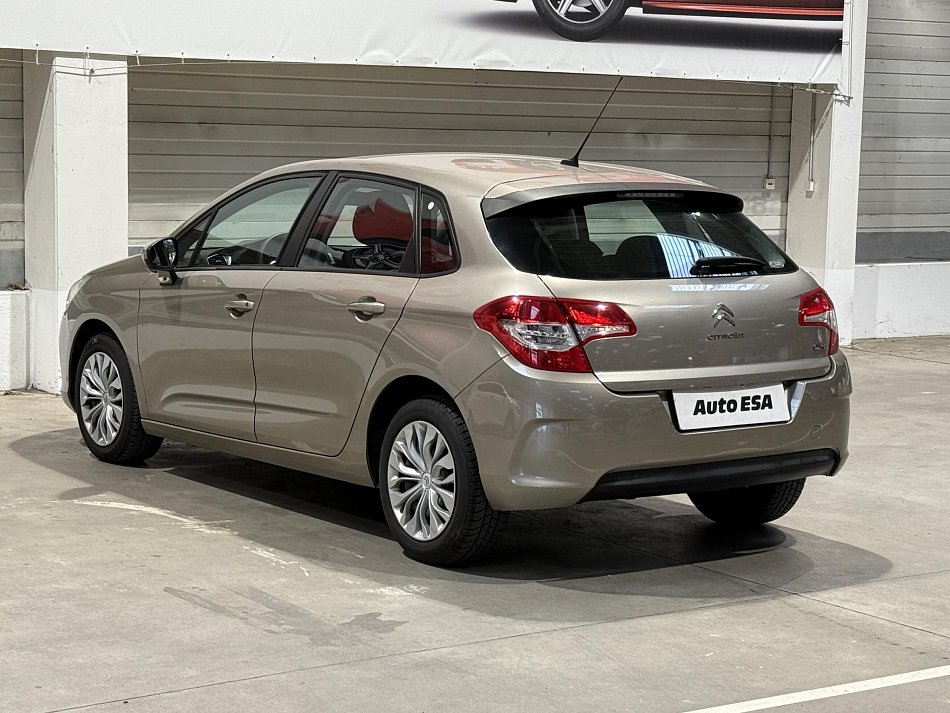Citroën C4 1.4i 