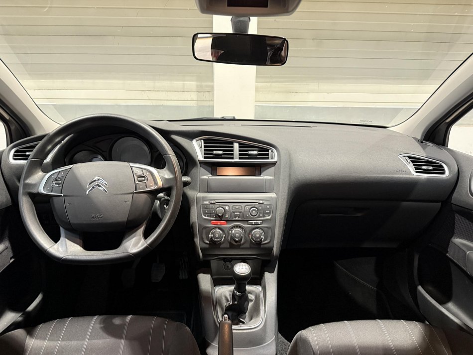 Citroën C4 1.4i 
