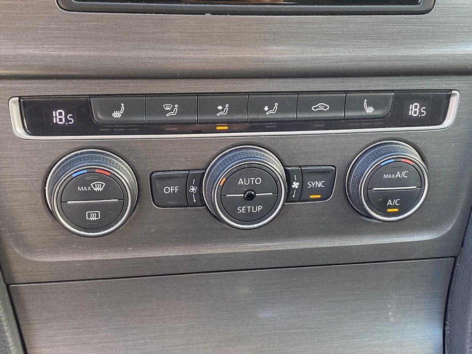 Volkswagen Golf 2.0TDi Comfortline VII