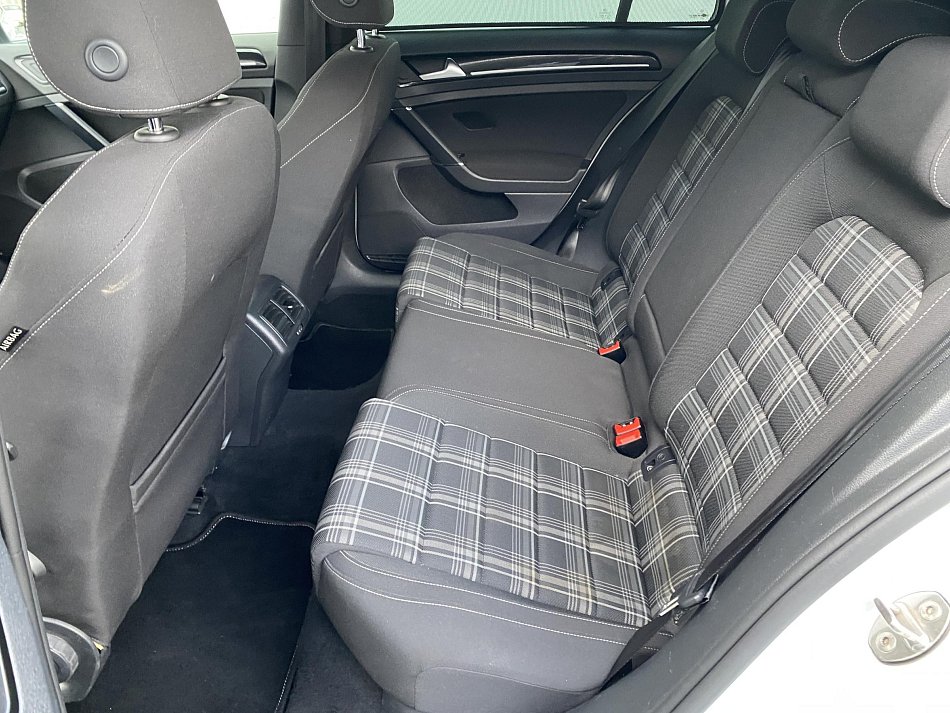 Volkswagen Golf 2.0 TDi GTD