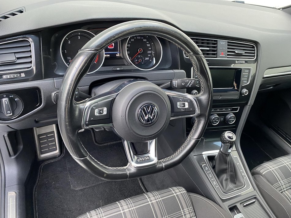 Volkswagen Golf 2.0 TDi GTD