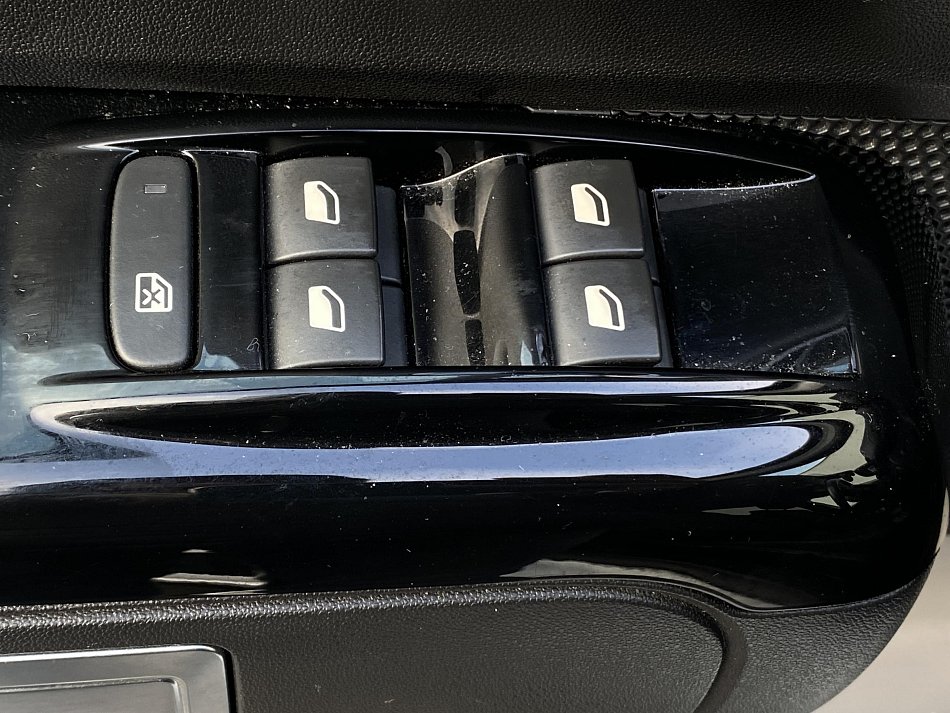 Citroën C3 1.2 e-HTP Shine