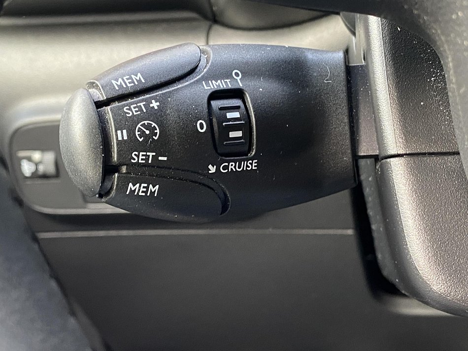 Citroën C3 1.2 e-HTP Shine