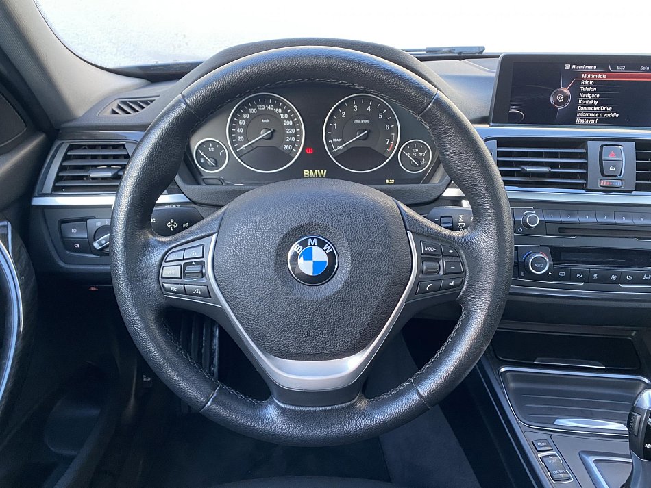 BMW Řada 3 2.0 LuxuryLine 328 i