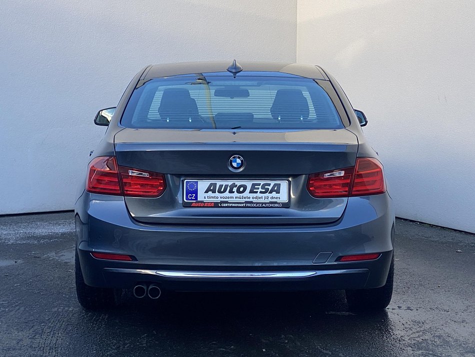 BMW Řada 3 2.0 LuxuryLine 328 i