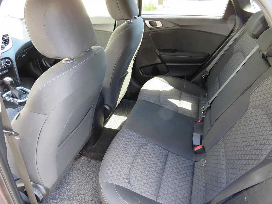 Kia Ceed 1.6 CRDi TOP
