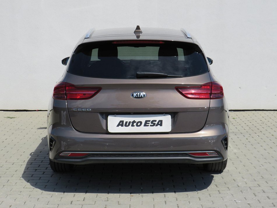 Kia Ceed 1.6 CRDi TOP