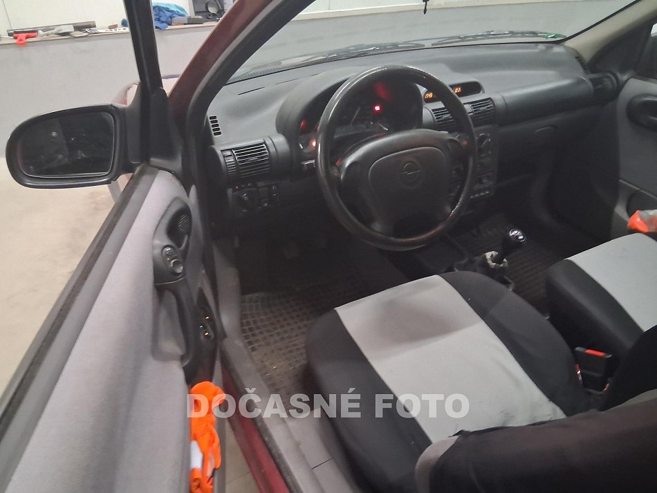 Opel Corsa 1.4 i 