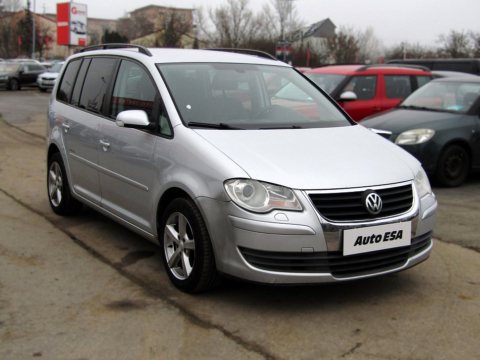 Volkswagen Touran 1.4 TSi  7míst
