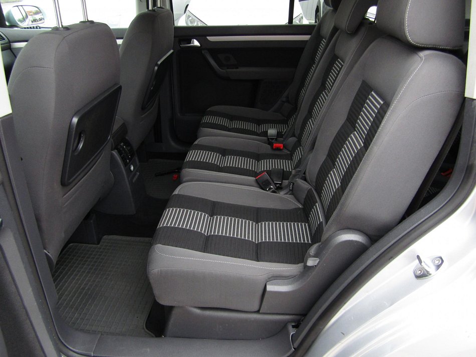 Volkswagen Touran 1.4 TSi  7míst