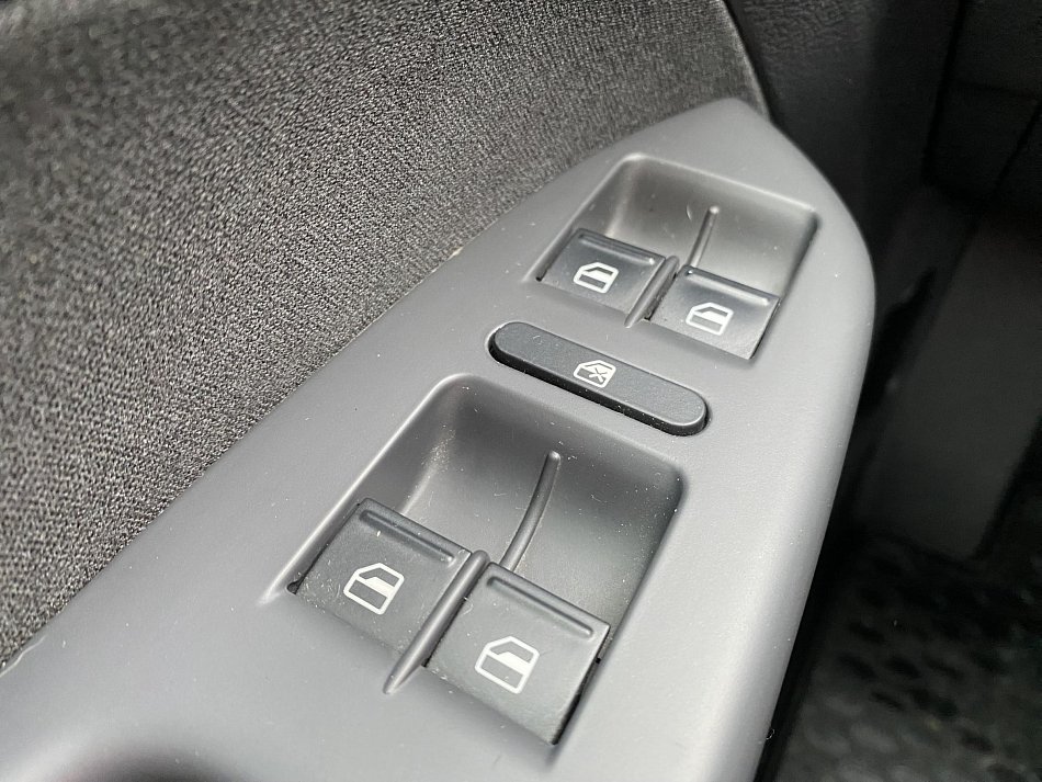 Volkswagen Touran 1.4 TSi  7míst