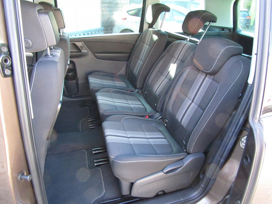 Volkswagen Sharan 2.0 TDi 