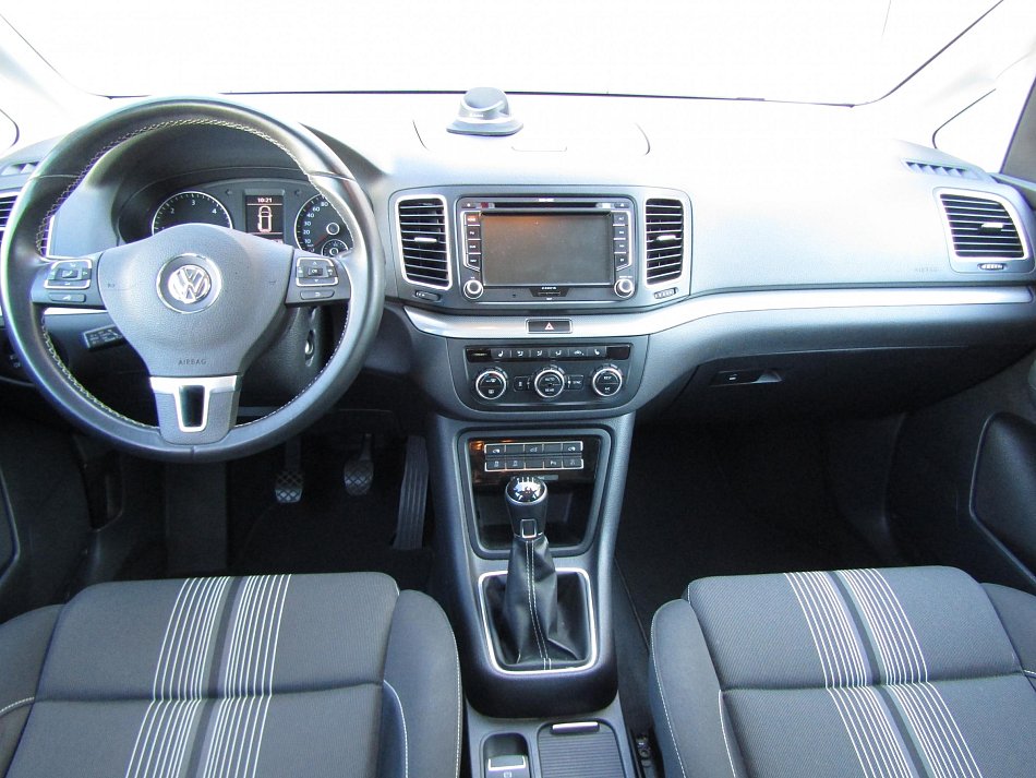 Volkswagen Sharan 2.0 TDi 