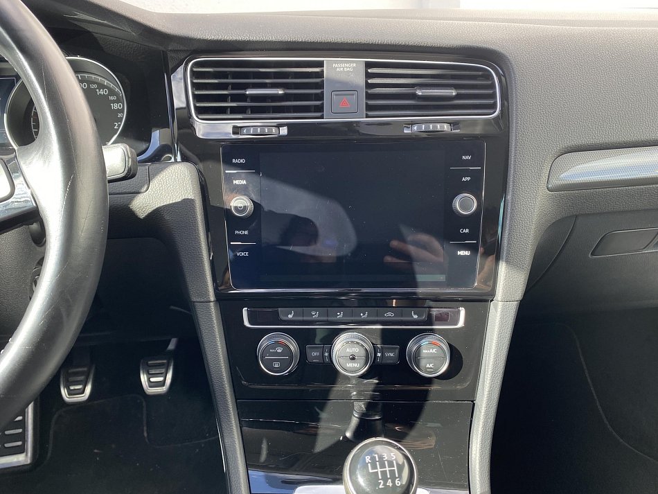 Volkswagen Golf 1.5 TSi Join