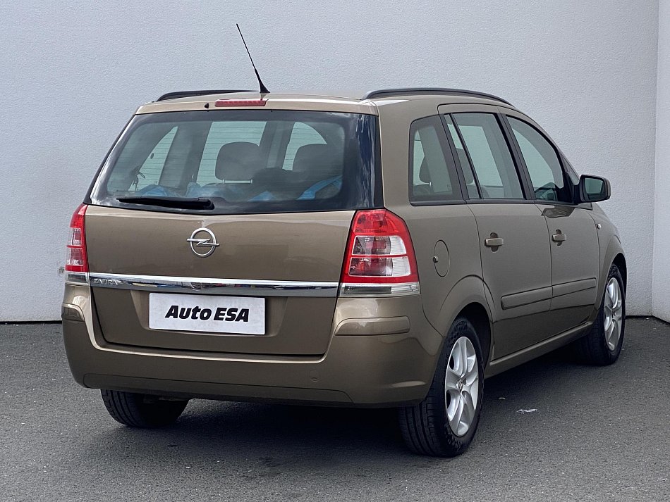 Opel Zafira 1.8 i Family 7míst