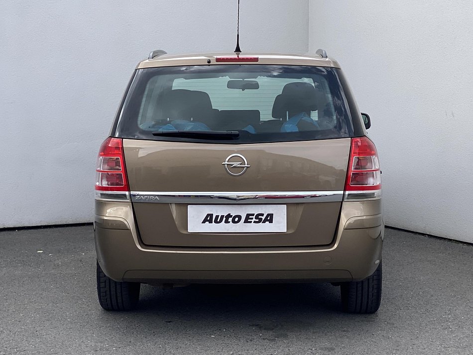 Opel Zafira 1.8 i Family 7míst