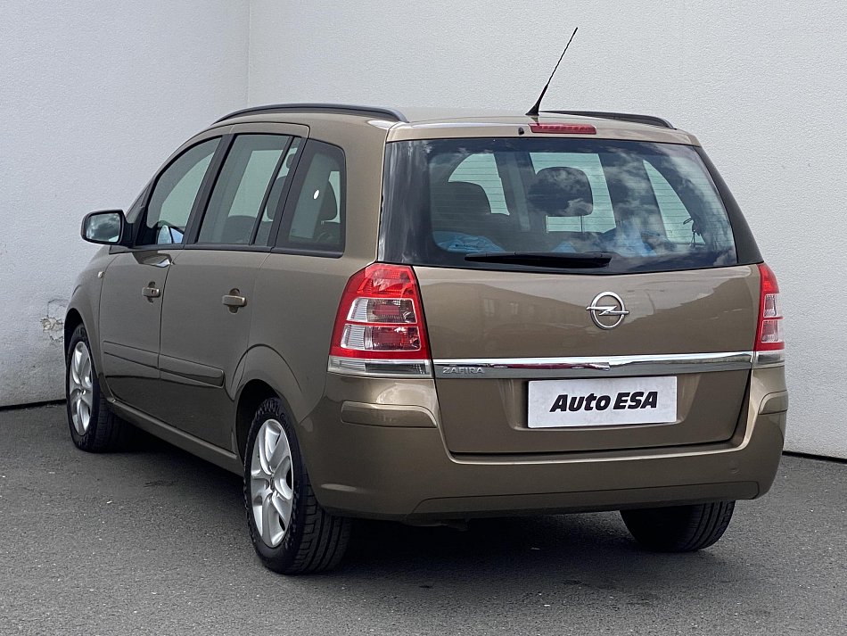 Opel Zafira 1.8 i Family 7míst