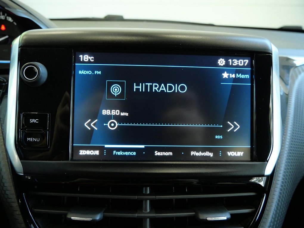 Peugeot 2008 1.2i 