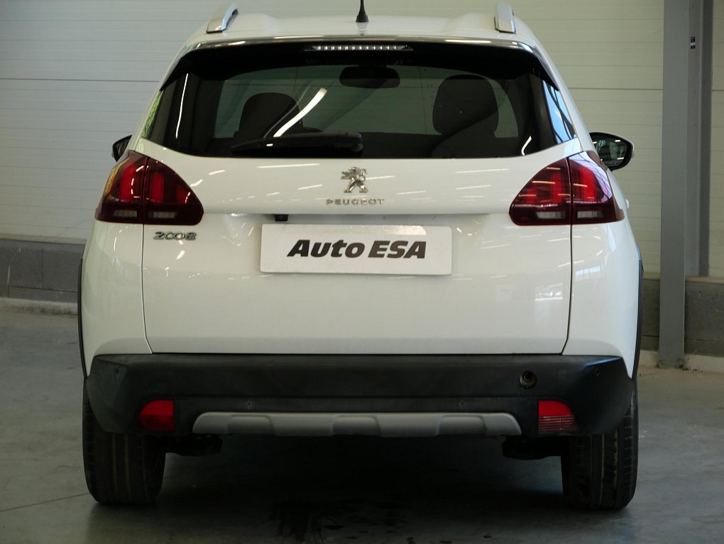 Peugeot 2008 1.2i 