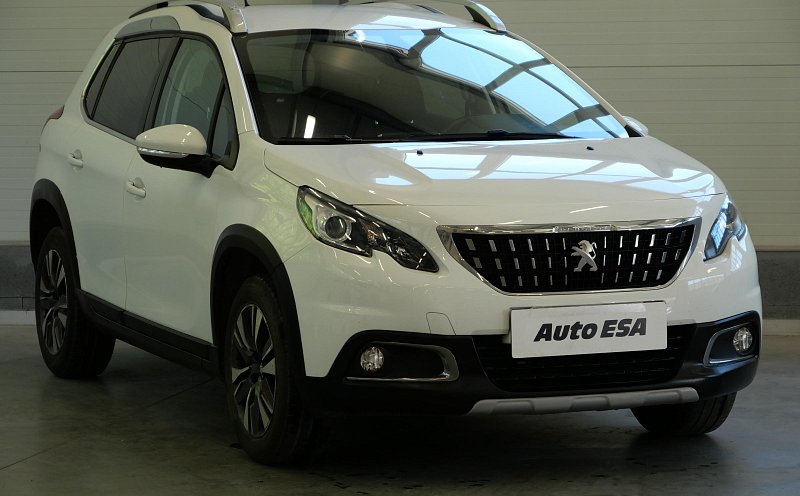 Peugeot 2008 1.2i 