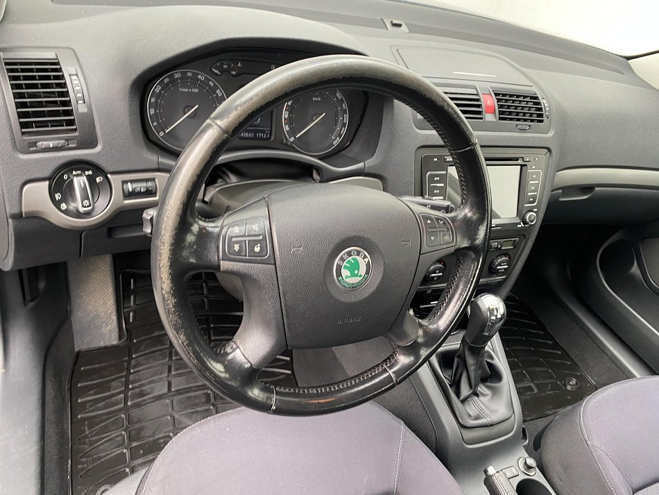 Škoda Octavia II 1.6i Elegance