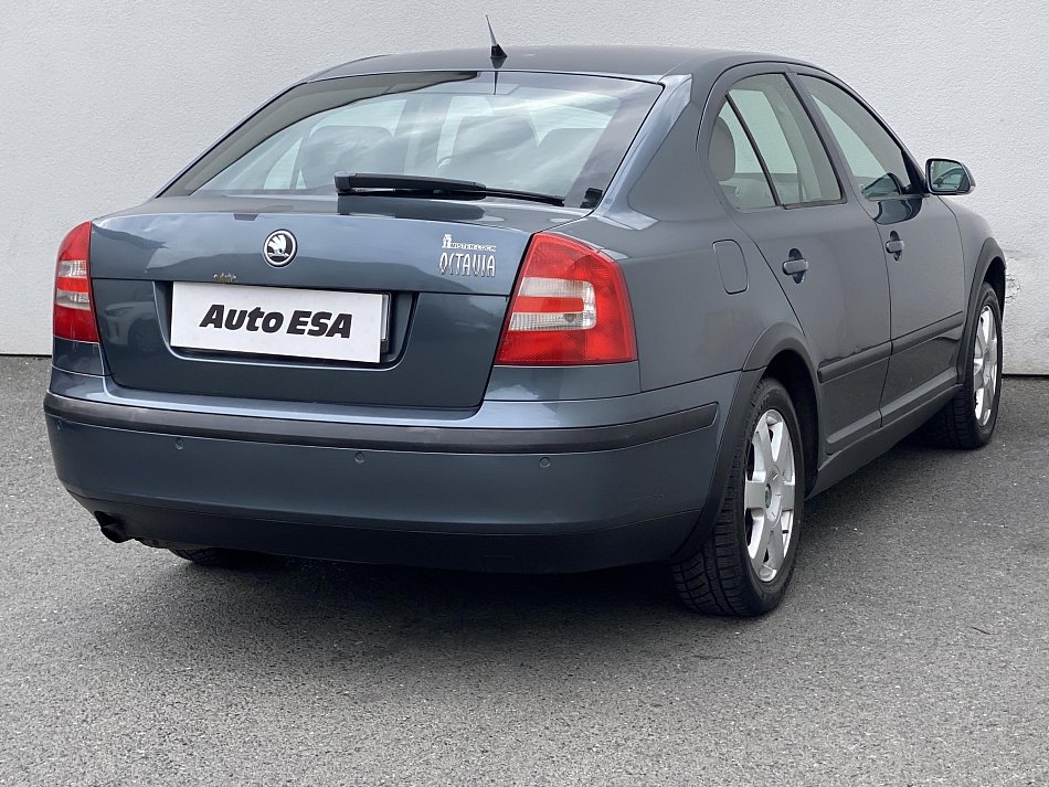 Škoda Octavia II 1.6i Elegance