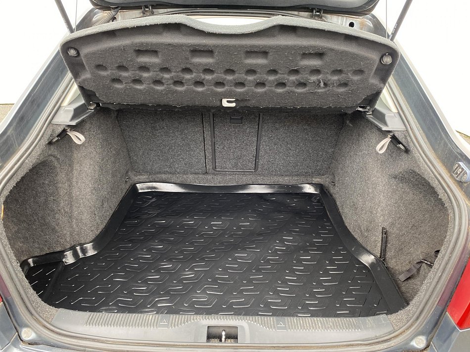 Škoda Octavia II 1.6i Elegance