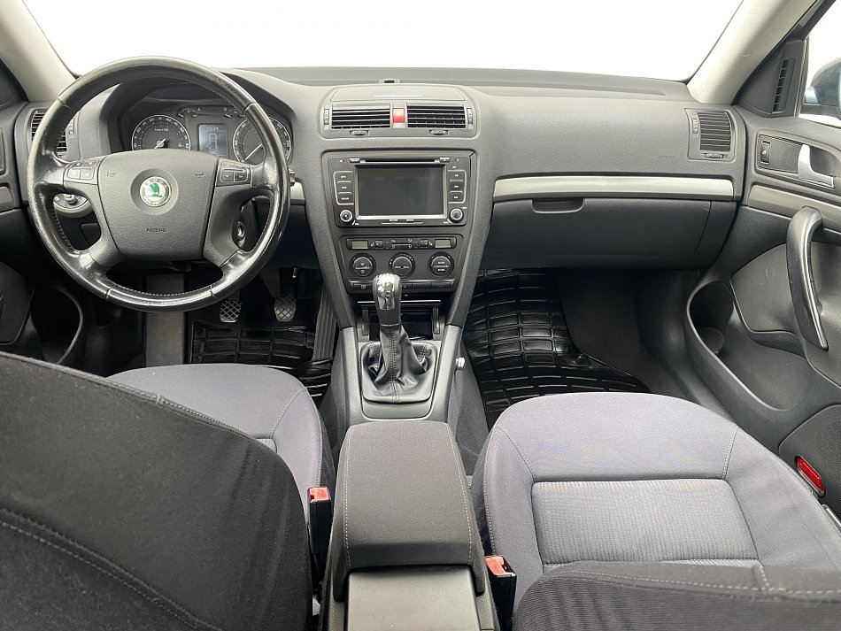 Škoda Octavia II 1.6i Elegance