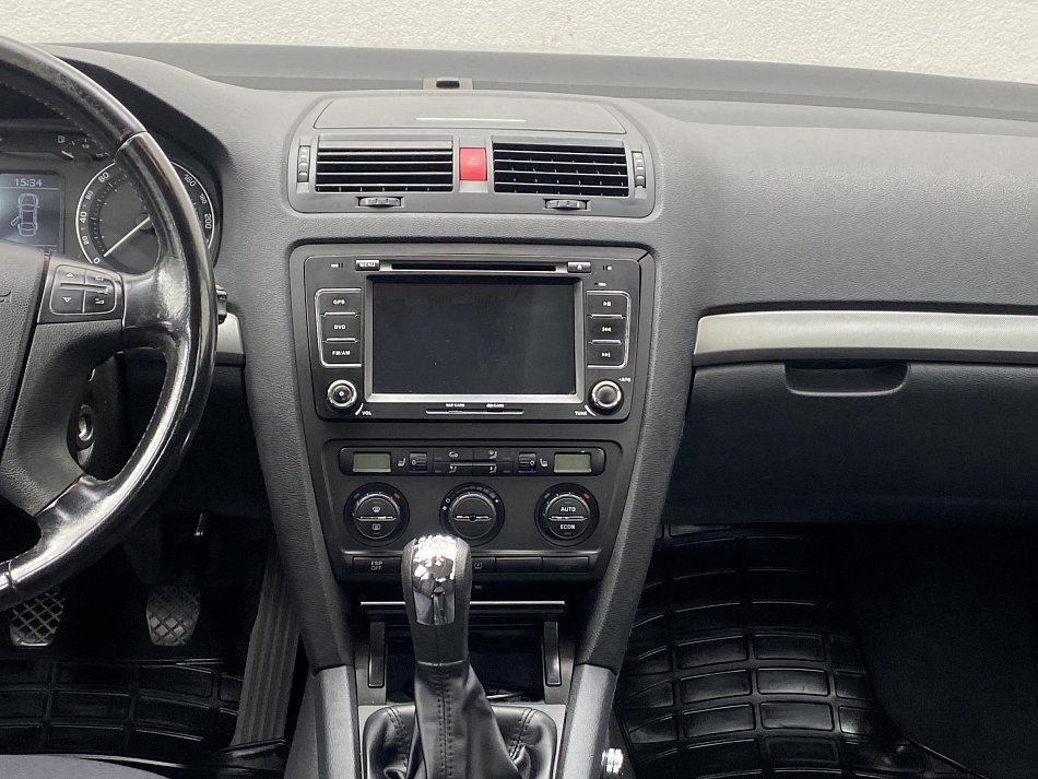 Škoda Octavia II 1.6i Elegance