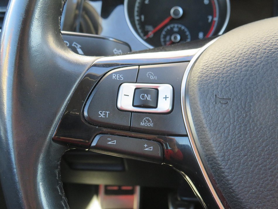 Volkswagen Golf 1.2TSi 