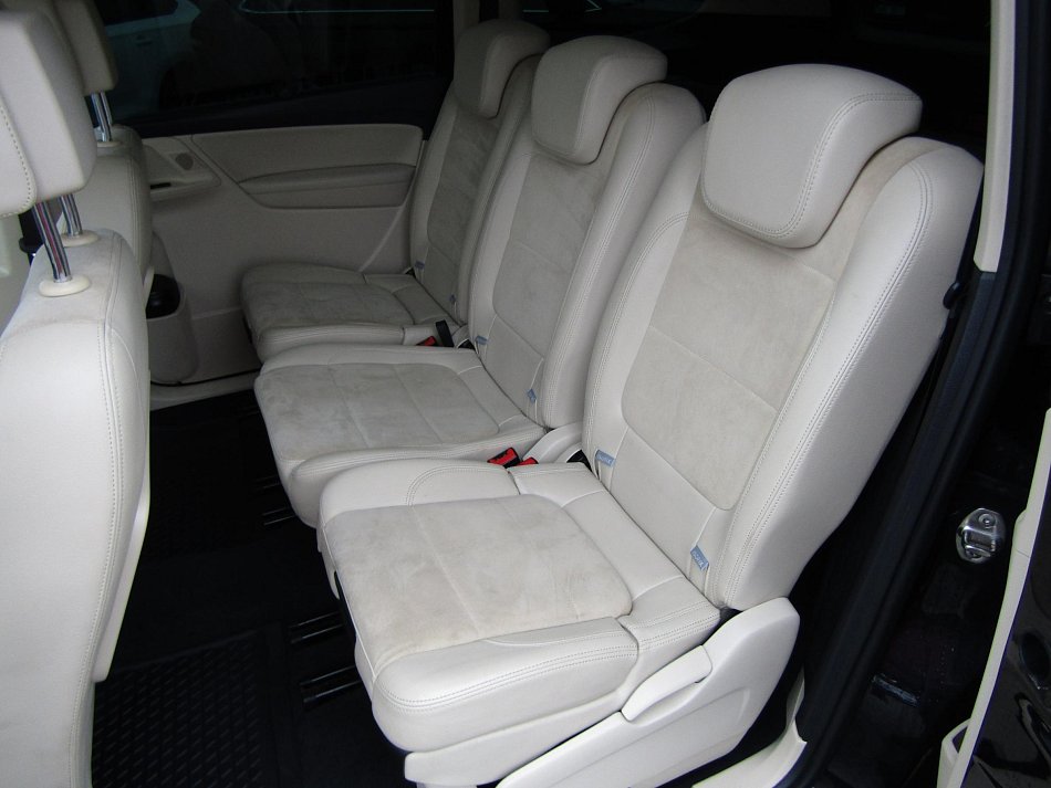 Volkswagen Sharan 2.0 TDi 